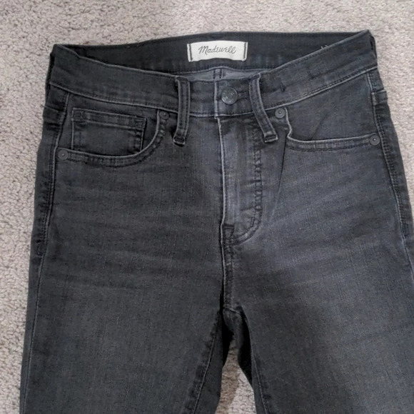 Madewell 9" High-Rise Skinny size 24 Black distressed with raw hem - Picture 4 of 9